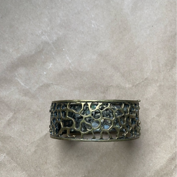 Unique Jewel Tone Bracelet plus Necklace & Earrings - Picture 3 of 7